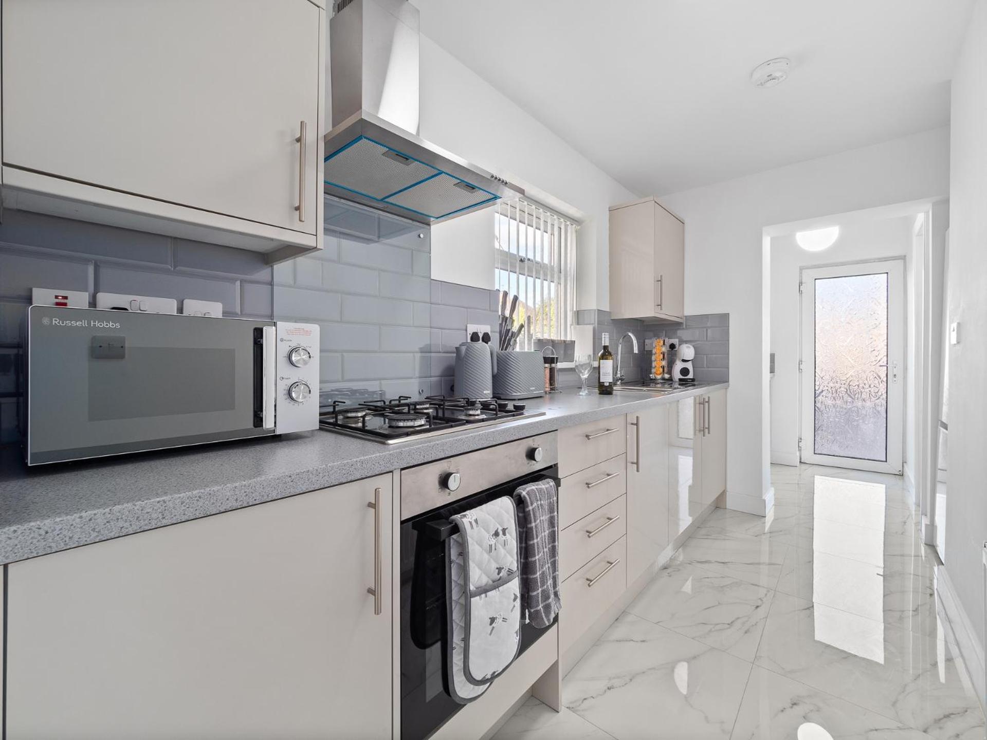 Perfect For Contractors, Driveway With Free Parking, Close To City Centre Holiday home Coventry